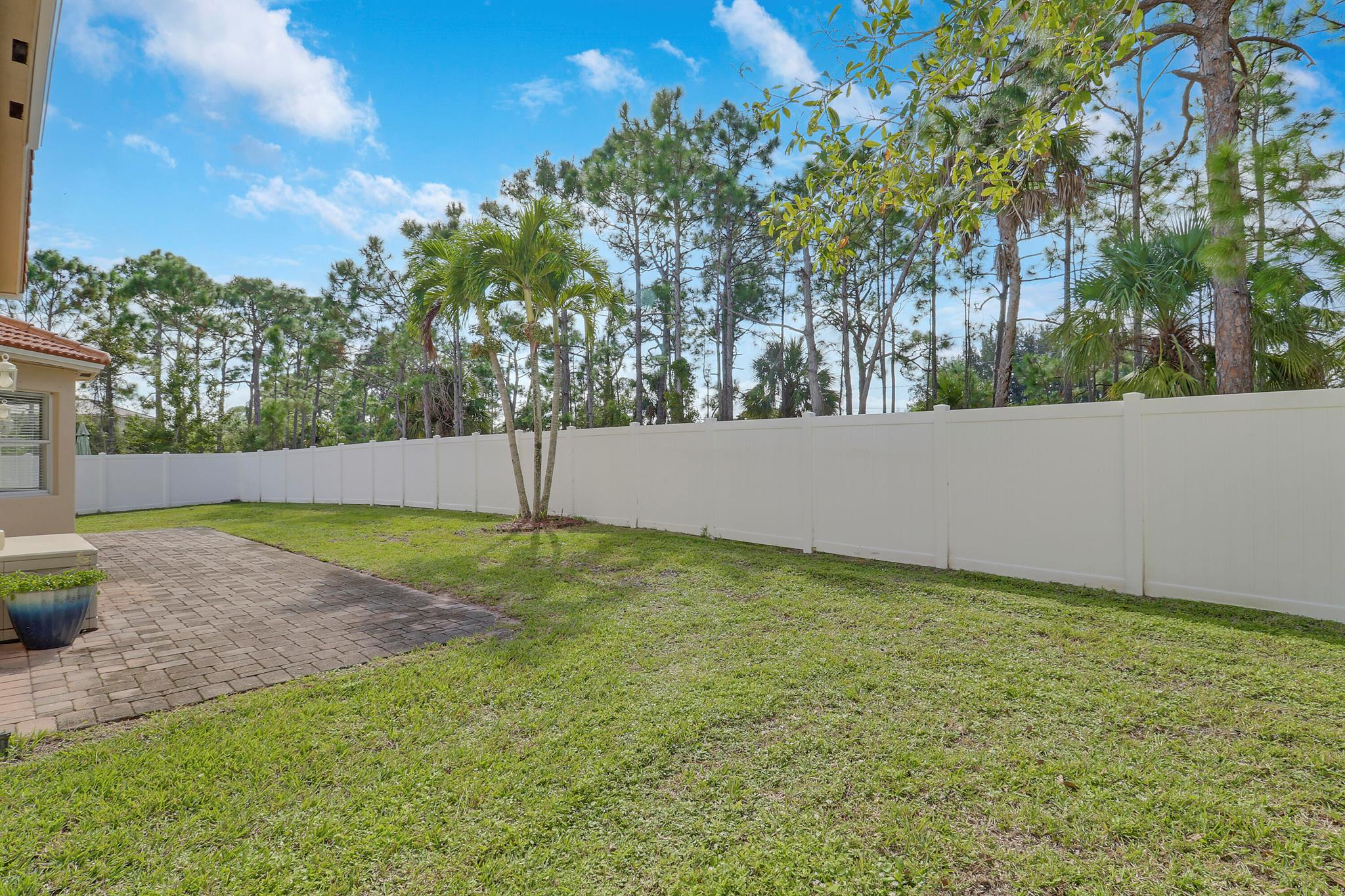 PORTOFINO SHORES PHASE TH - Residential Lease