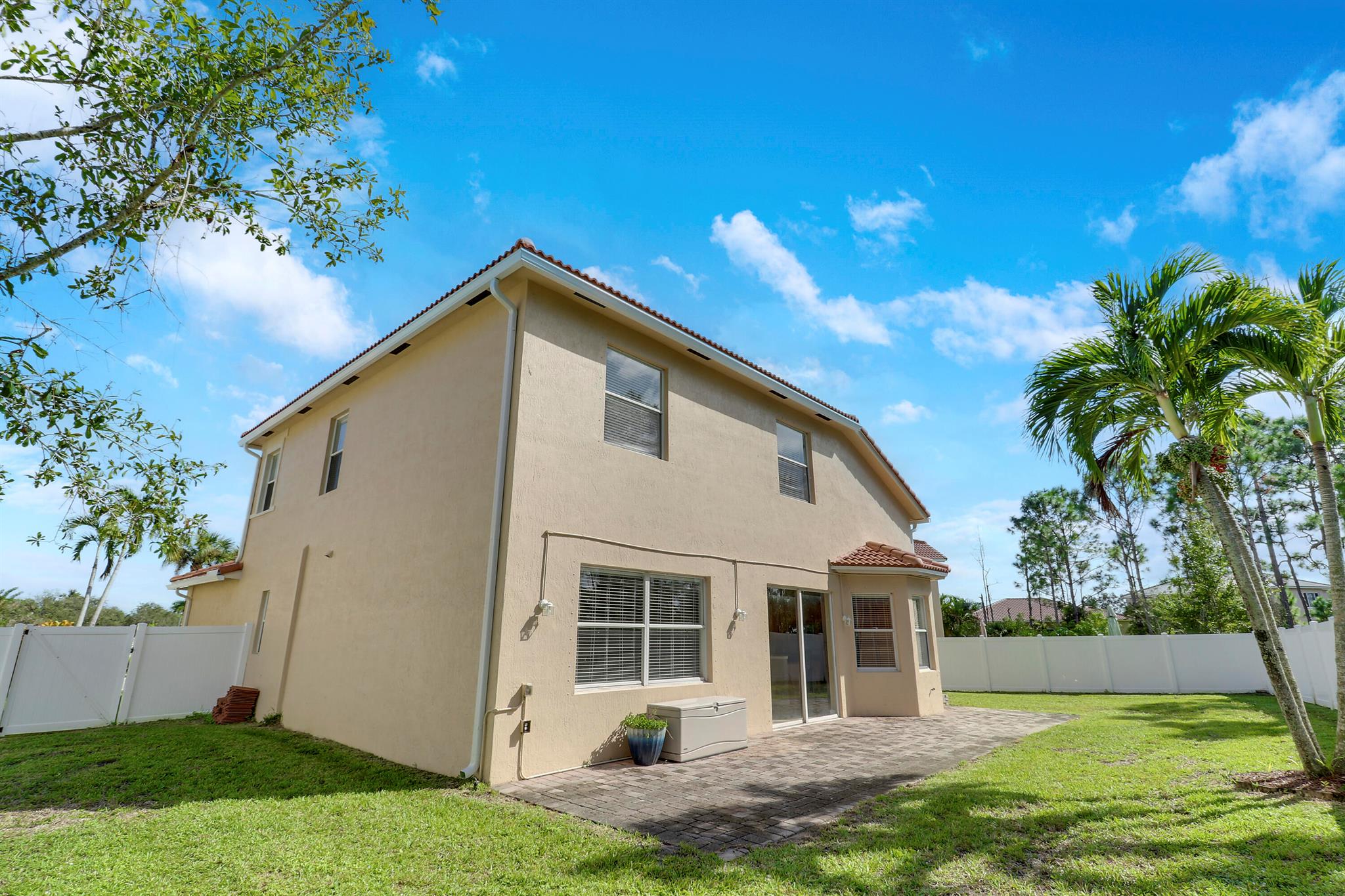 PORTOFINO SHORES PHASE TH - Residential Lease