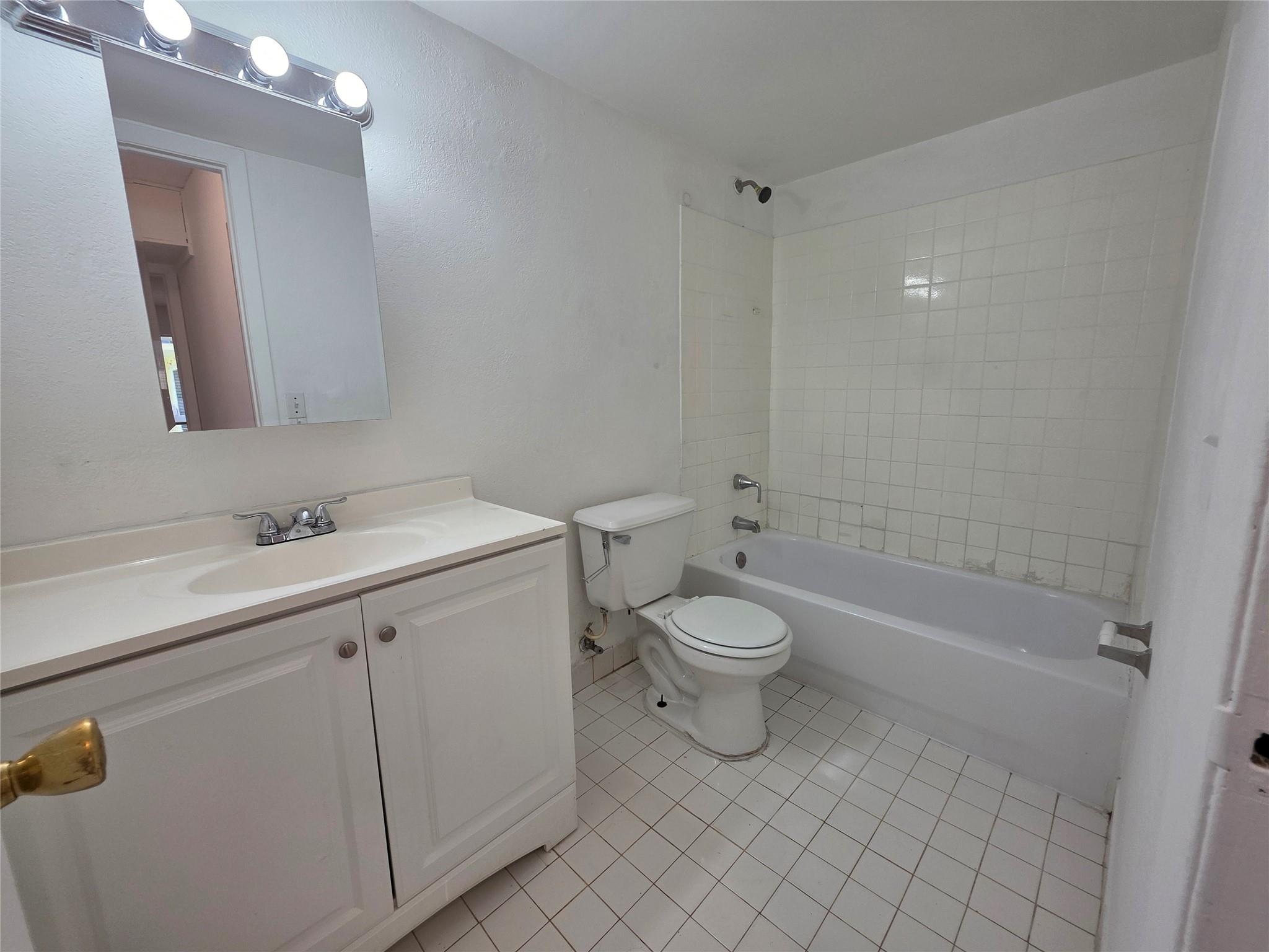 505 NW 177th St 104