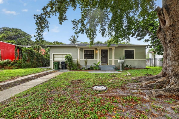 1385 NE 131ST ST, NORTH MIAMI, FL 33161 - Image dfff09edd7ea2c54e5d47c90a8e29cdb/1305246834