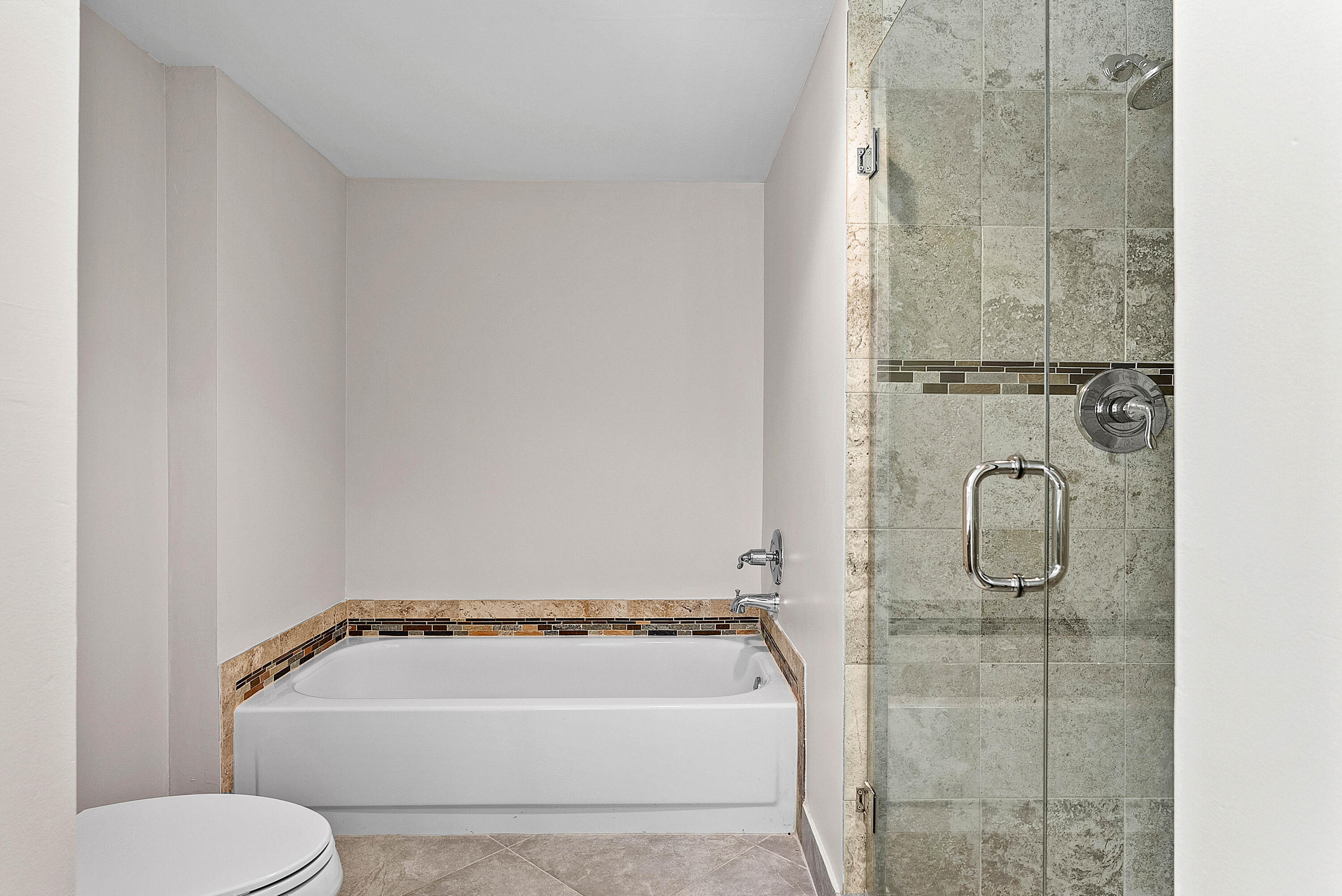 STRATFORD AT HUNTERS RUN CONDO - Residential