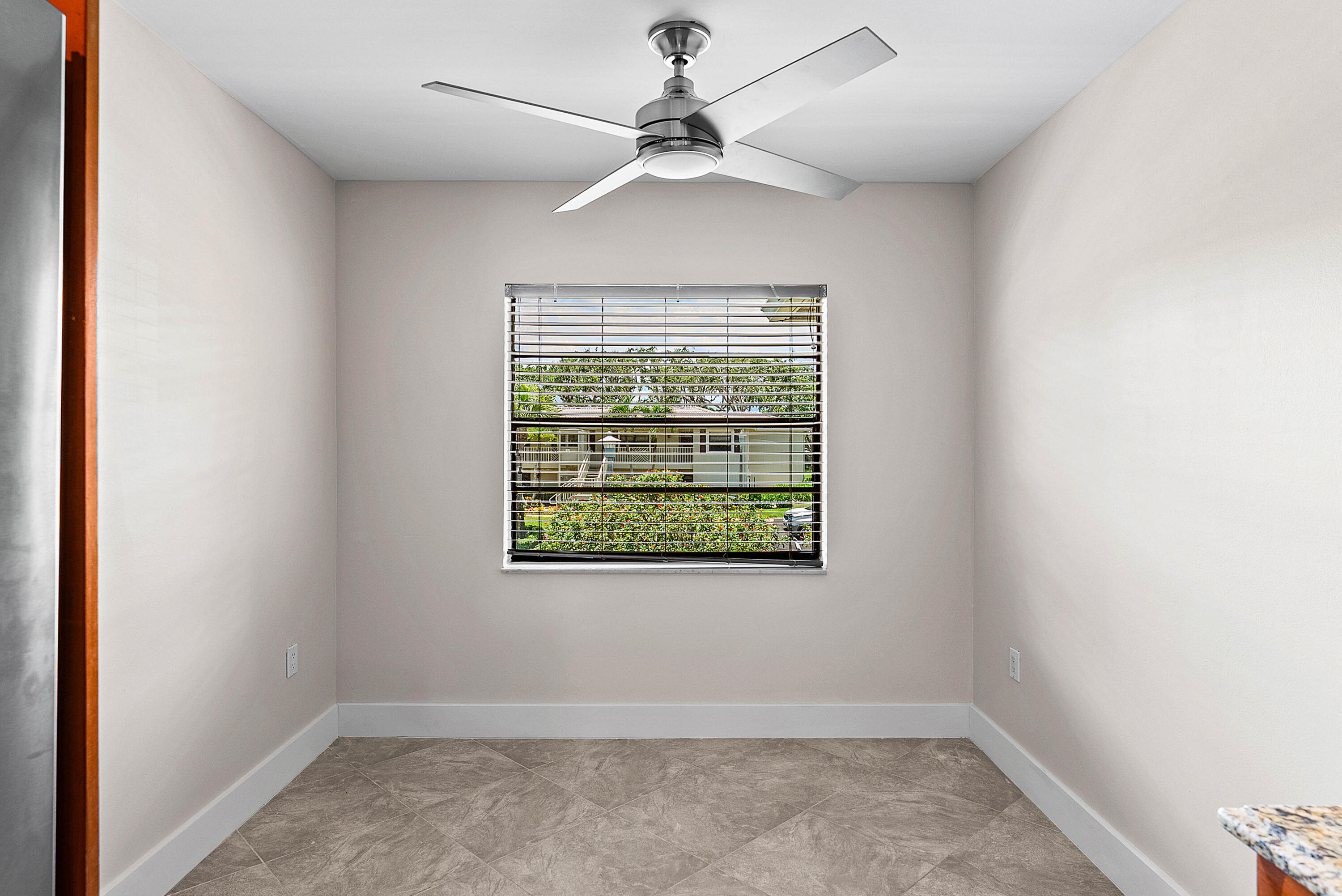 24 Stratford Drive E Unit F, Boynton Beach, FL, 33436/$58,900 4 24 Stratford Drive E Unit F