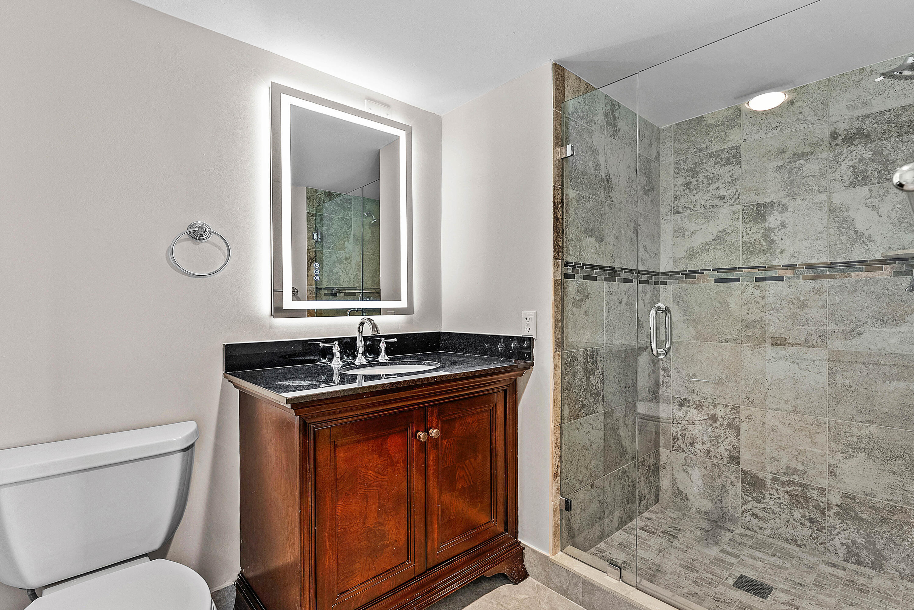 STRATFORD AT HUNTERS RUN CONDO - Residential