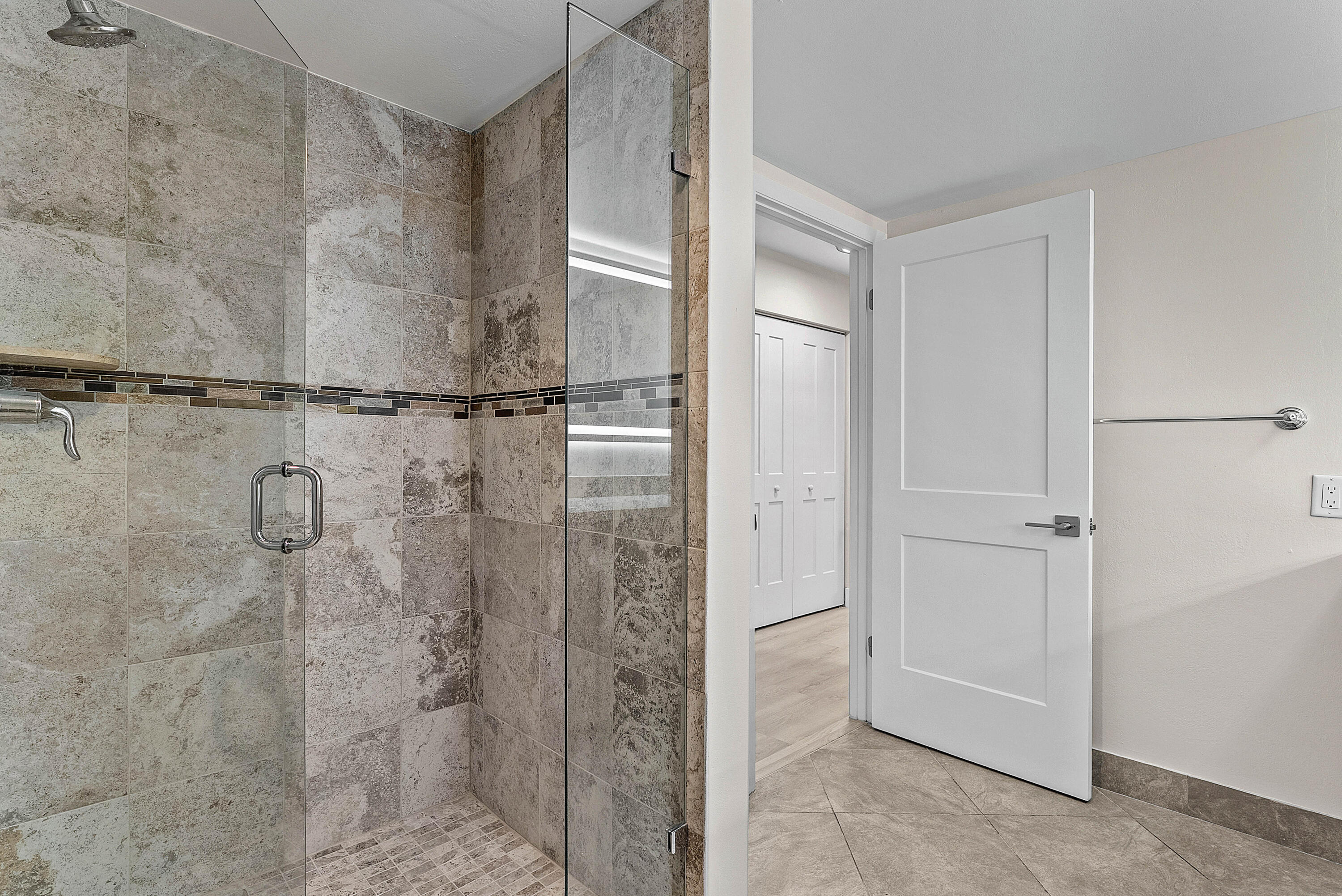 STRATFORD AT HUNTERS RUN CONDO - Residential