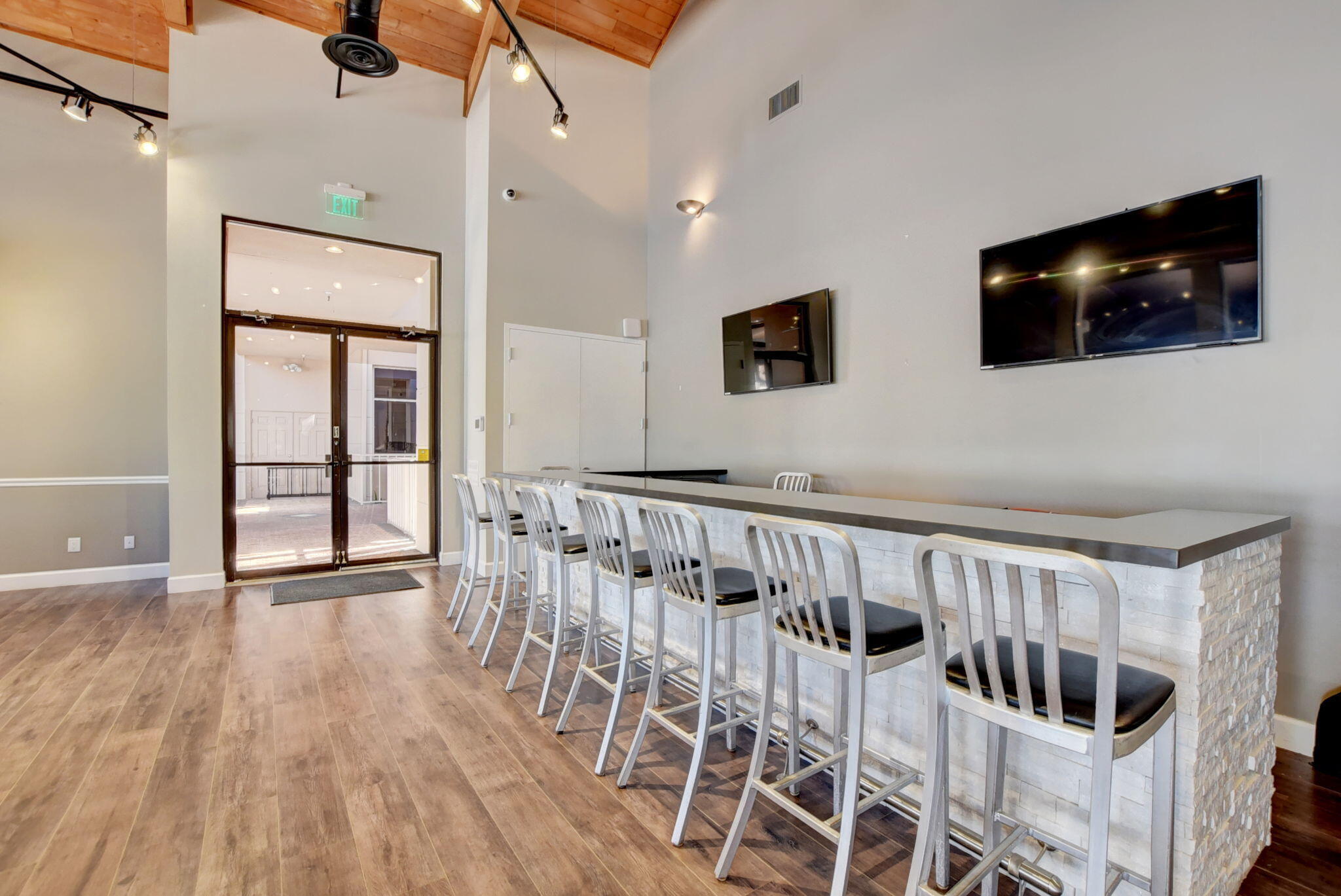 TRACT G OF MISSION BAY - Residential Lease