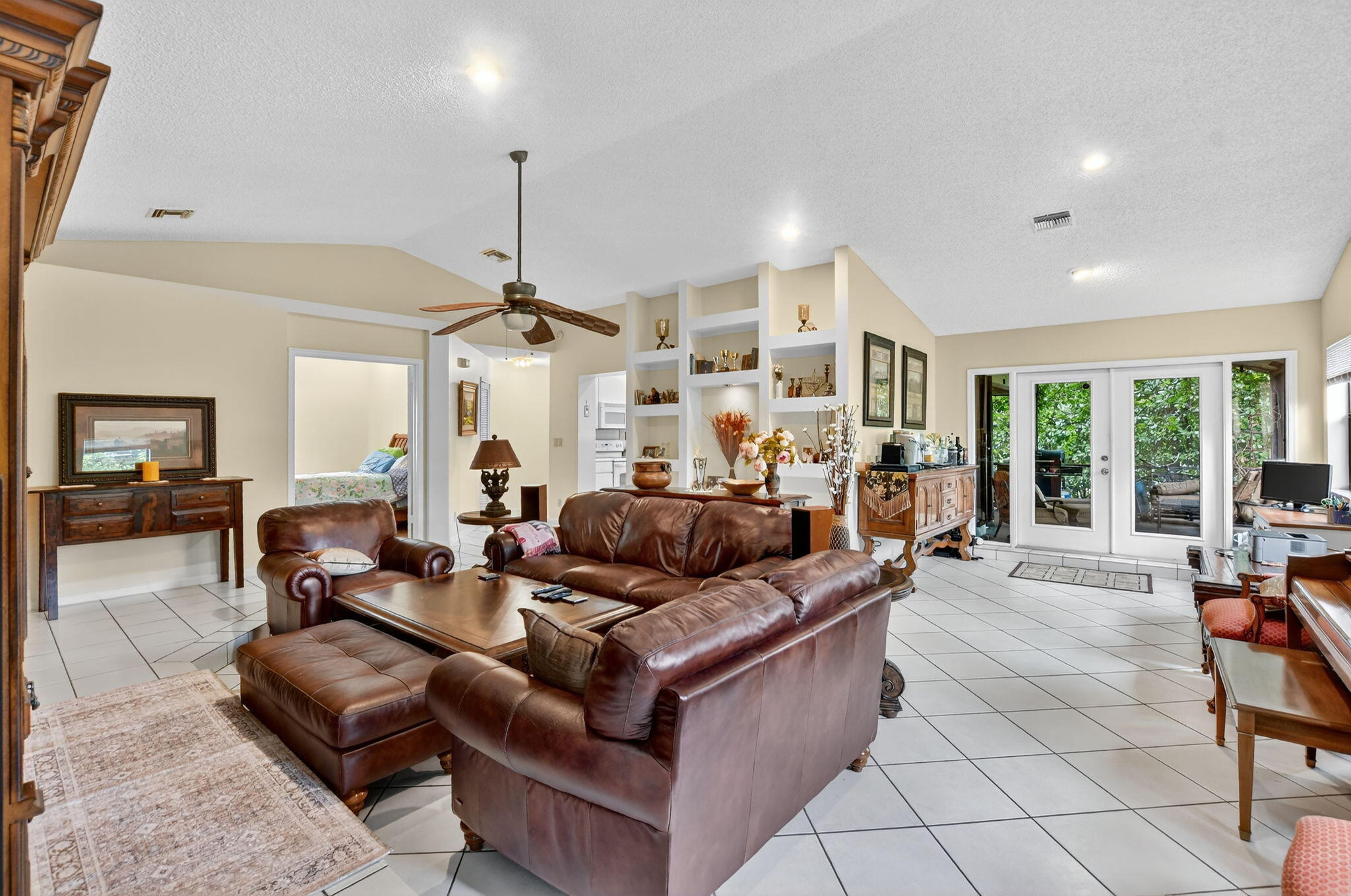 TRACT G OF MISSION BAY - Residential Lease