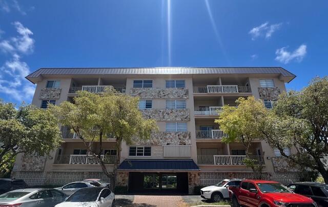 CLUB OF BAY HARBOR CONDO - Residential