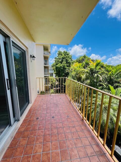 CLUB OF BAY HARBOR CONDO - Residential