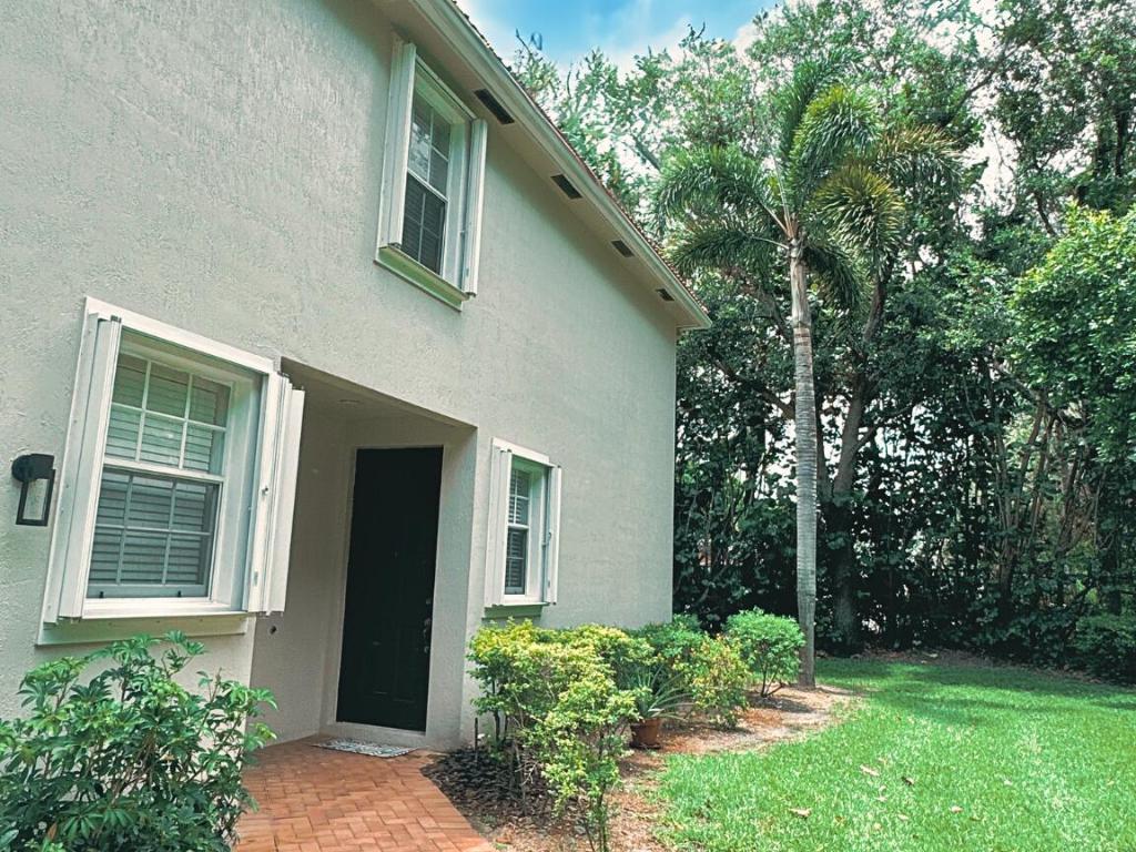 DREXEL PARK TOWNHOMES I CONDO - Residential Lease