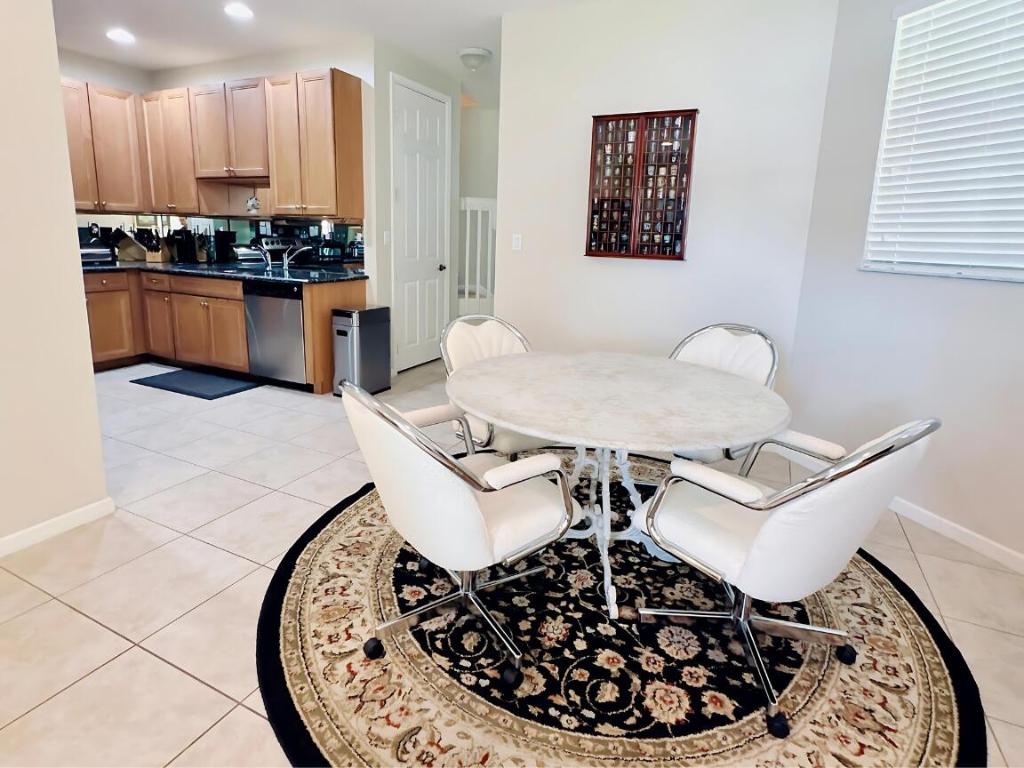 DREXEL PARK TOWNHOMES I CONDO - Residential Lease