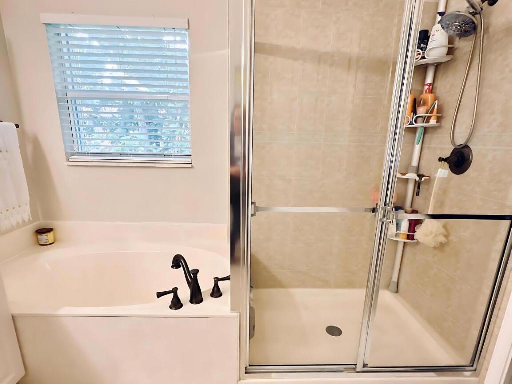 DREXEL PARK TOWNHOMES I CONDO - Residential Lease