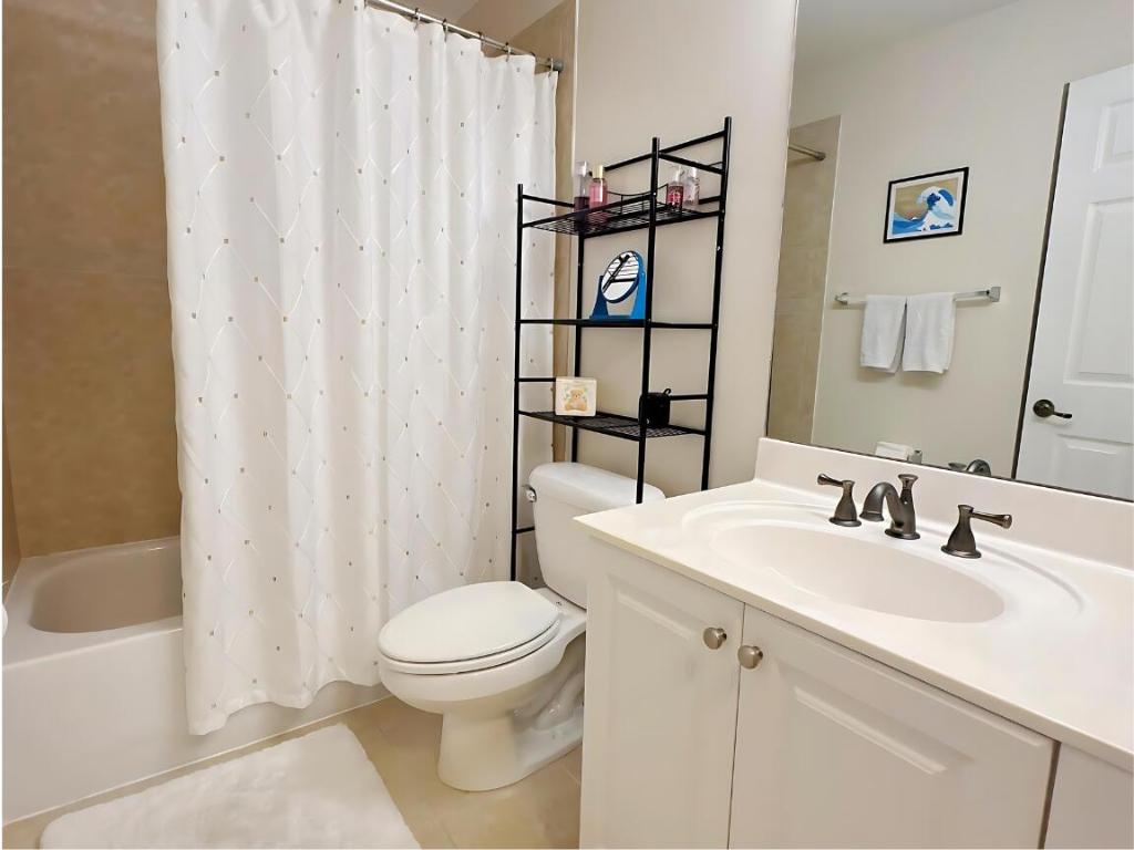 DREXEL PARK TOWNHOMES I CONDO - Residential Lease