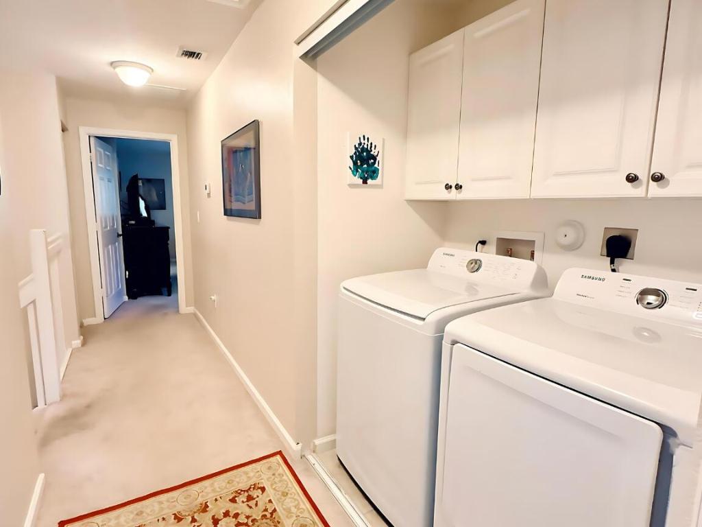 DREXEL PARK TOWNHOMES I CONDO - Residential Lease