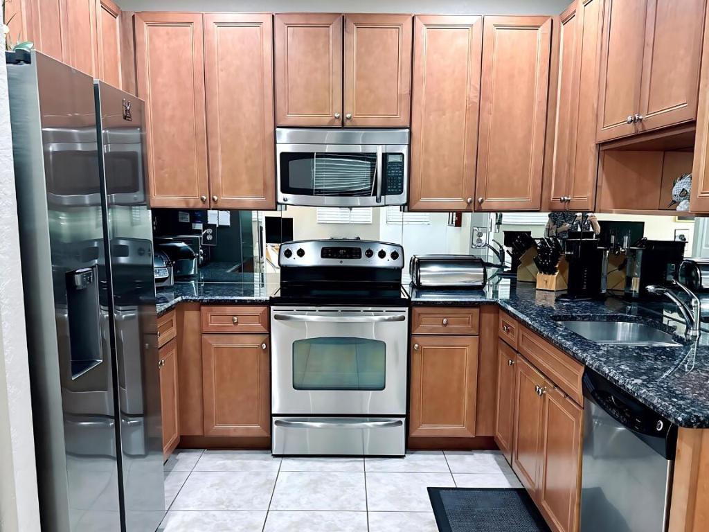 DREXEL PARK TOWNHOMES I CONDO - Residential Lease