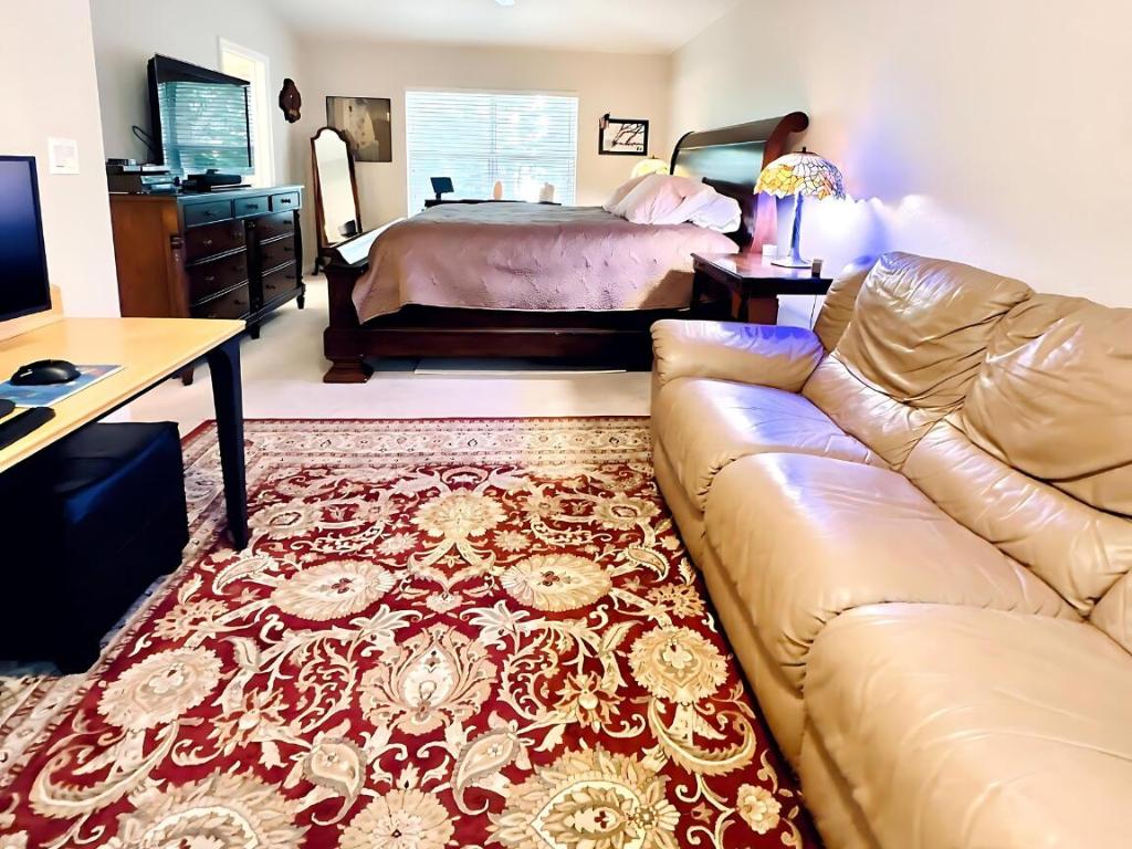 DREXEL PARK TOWNHOMES I CONDO - Residential Lease