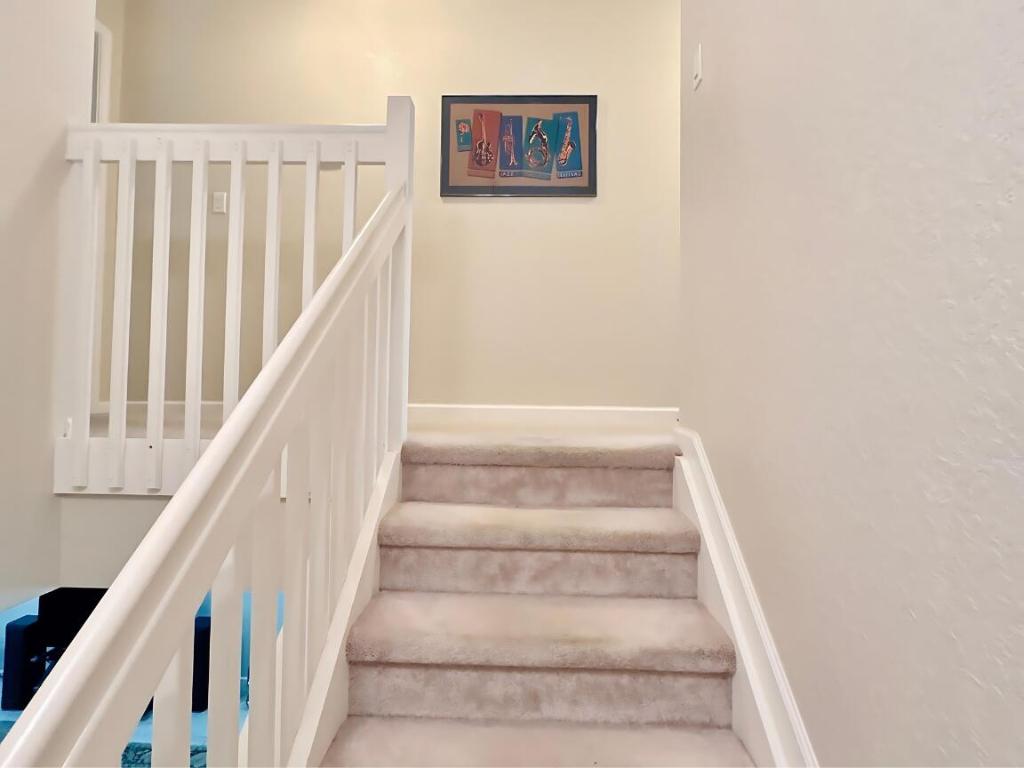 DREXEL PARK TOWNHOMES I CONDO - Residential Lease