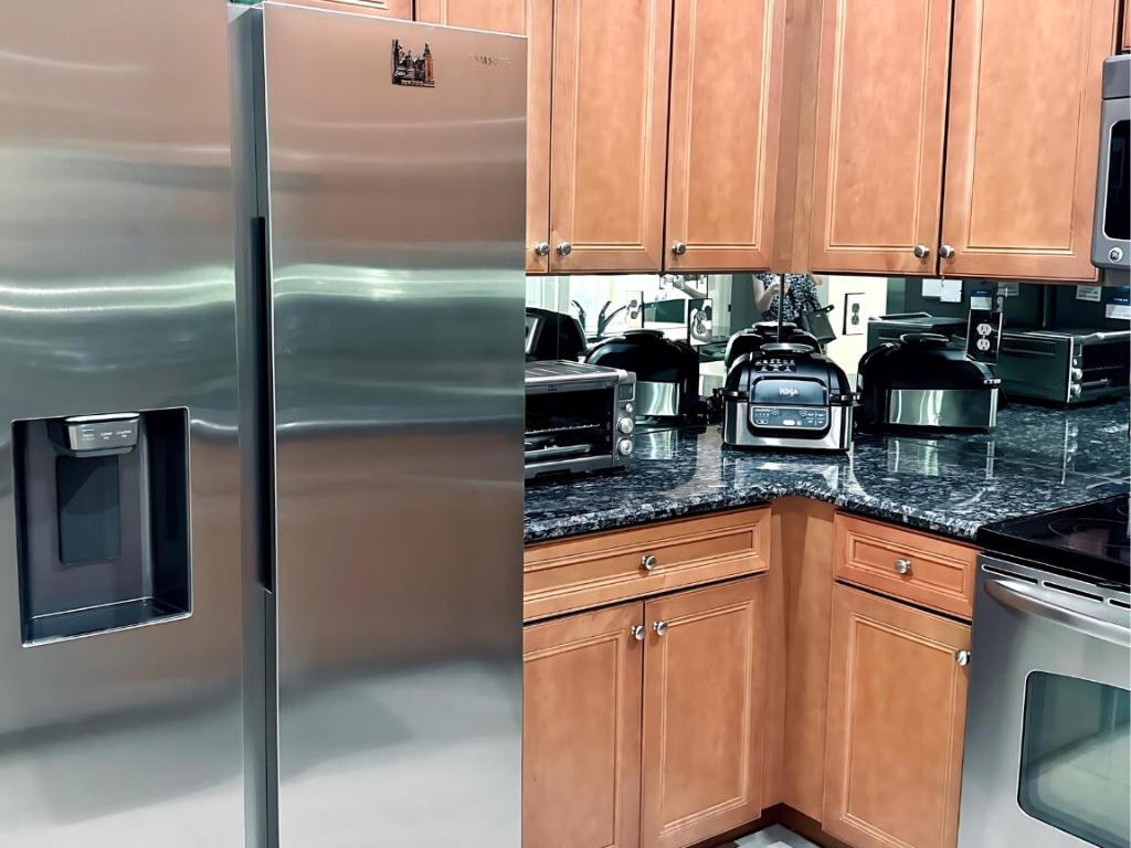 DREXEL PARK TOWNHOMES I CONDO - Residential Lease