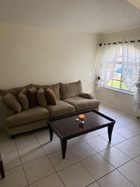 CRYSTAL POINTE - Residential