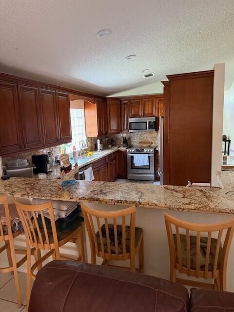 CRYSTAL POINTE - Residential