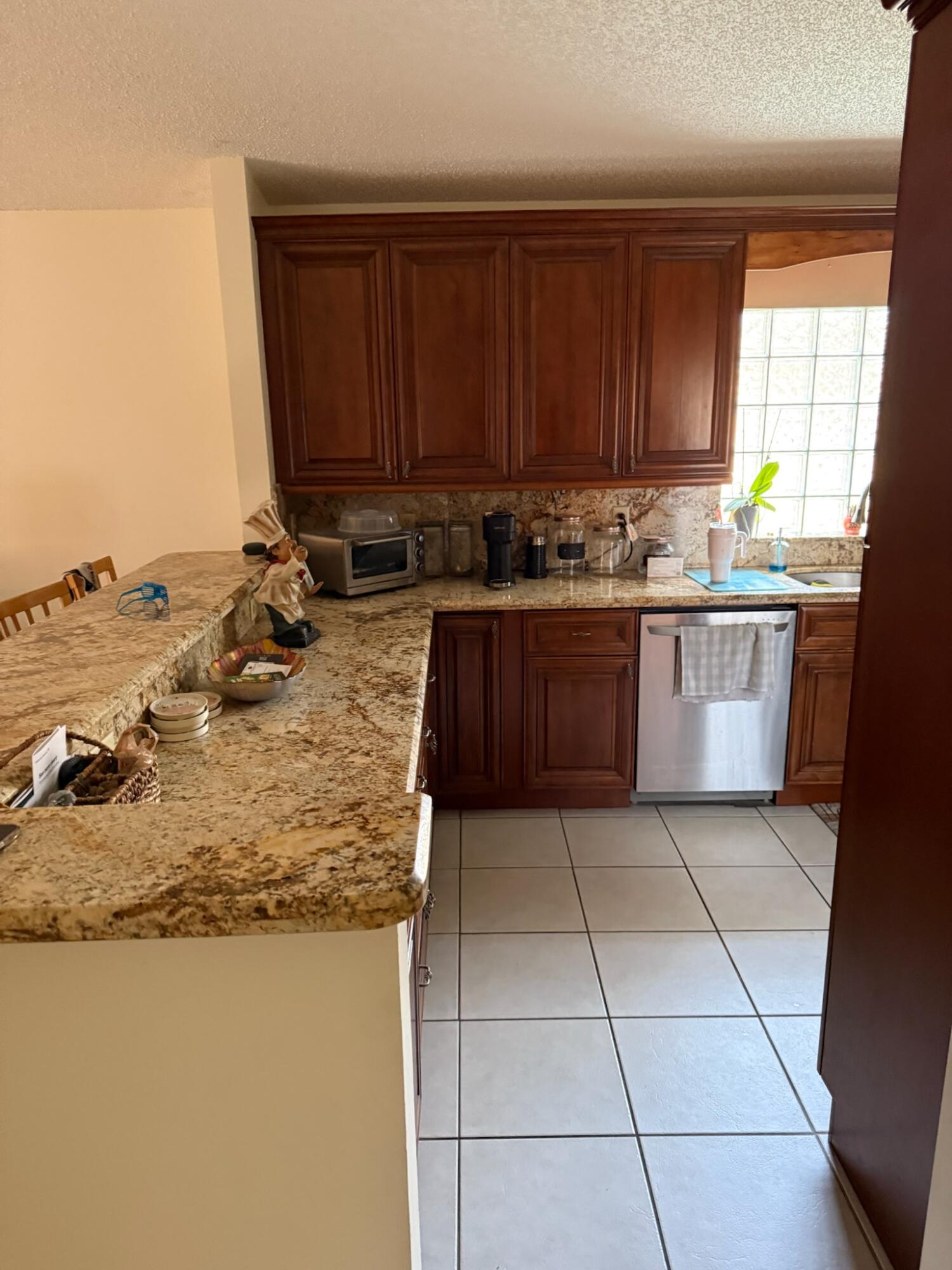 CRYSTAL POINTE - Residential