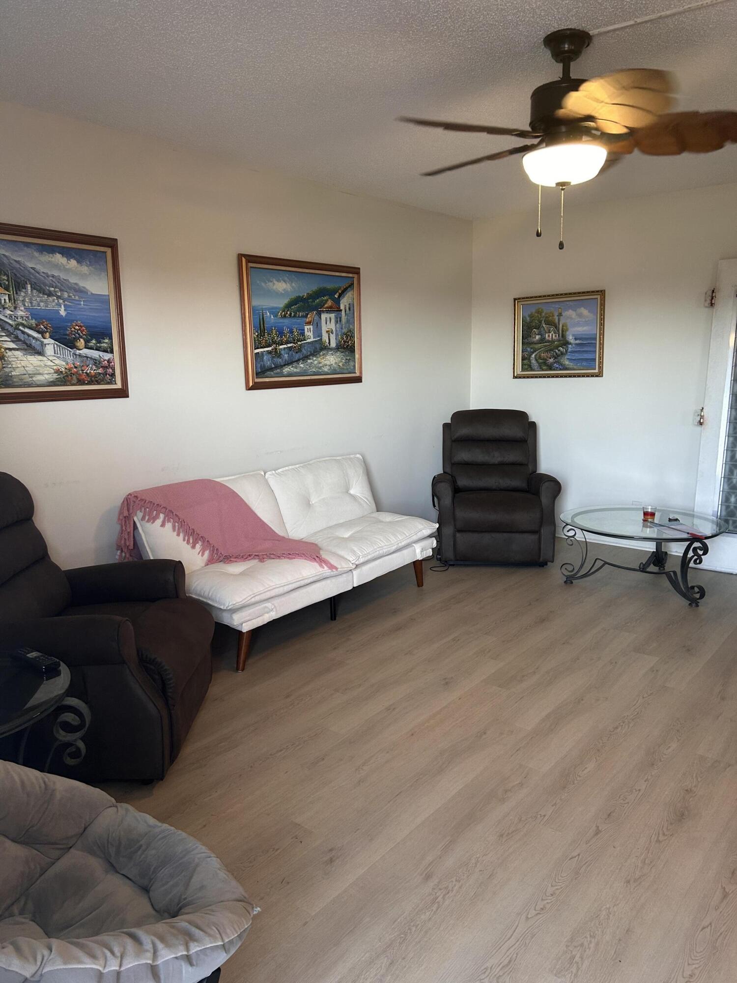 3017 N Farnham Street N 3047