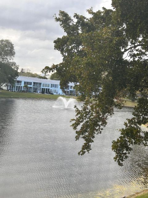 3017 N Farnham Street N 3047 Deerfield Beach FL 33442