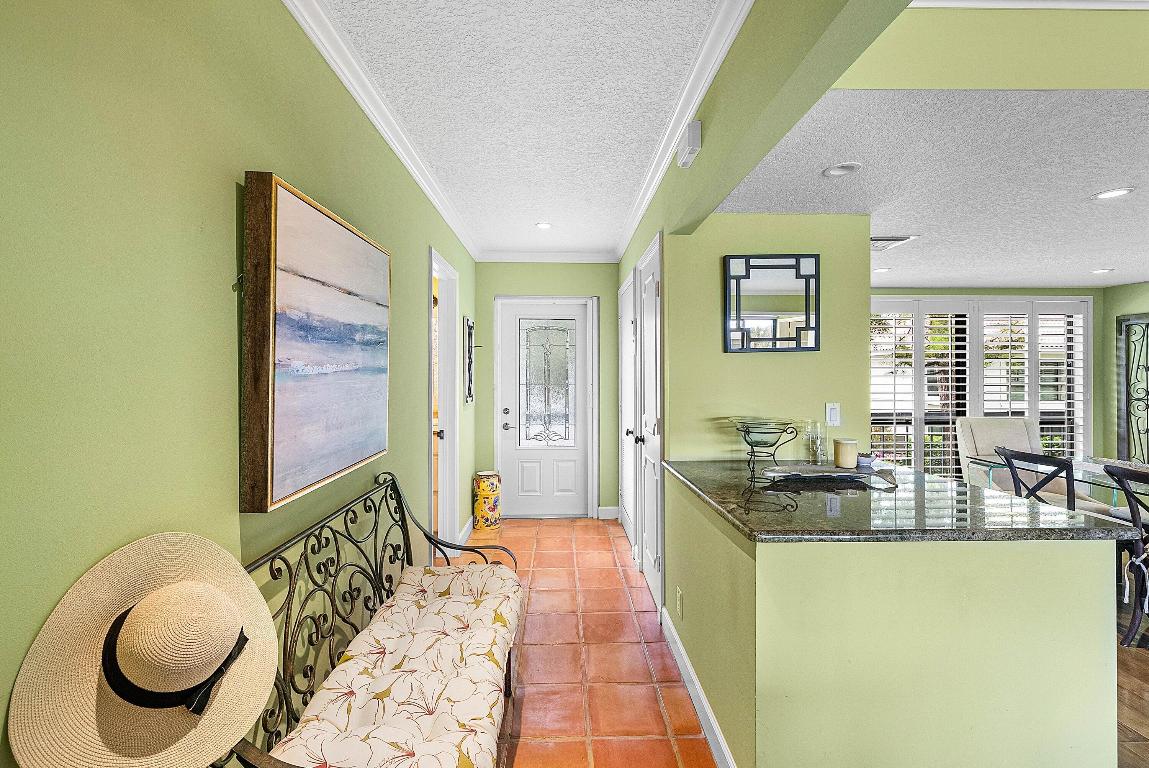 4014 B Quail Ridge Drive Osprey