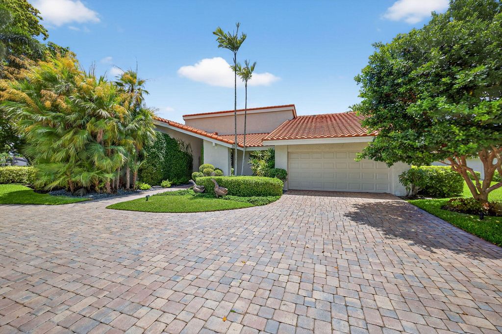 Photo of 5107 Pineview Circle, Delray Beach, FL 33445 (MLS # R11102355)
