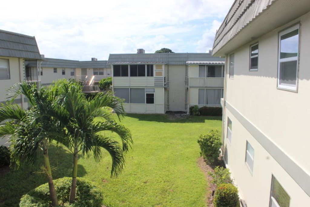 Photo of 228 E Monaco Way, Delray Beach, FL 33446 (MLS # B26011357)