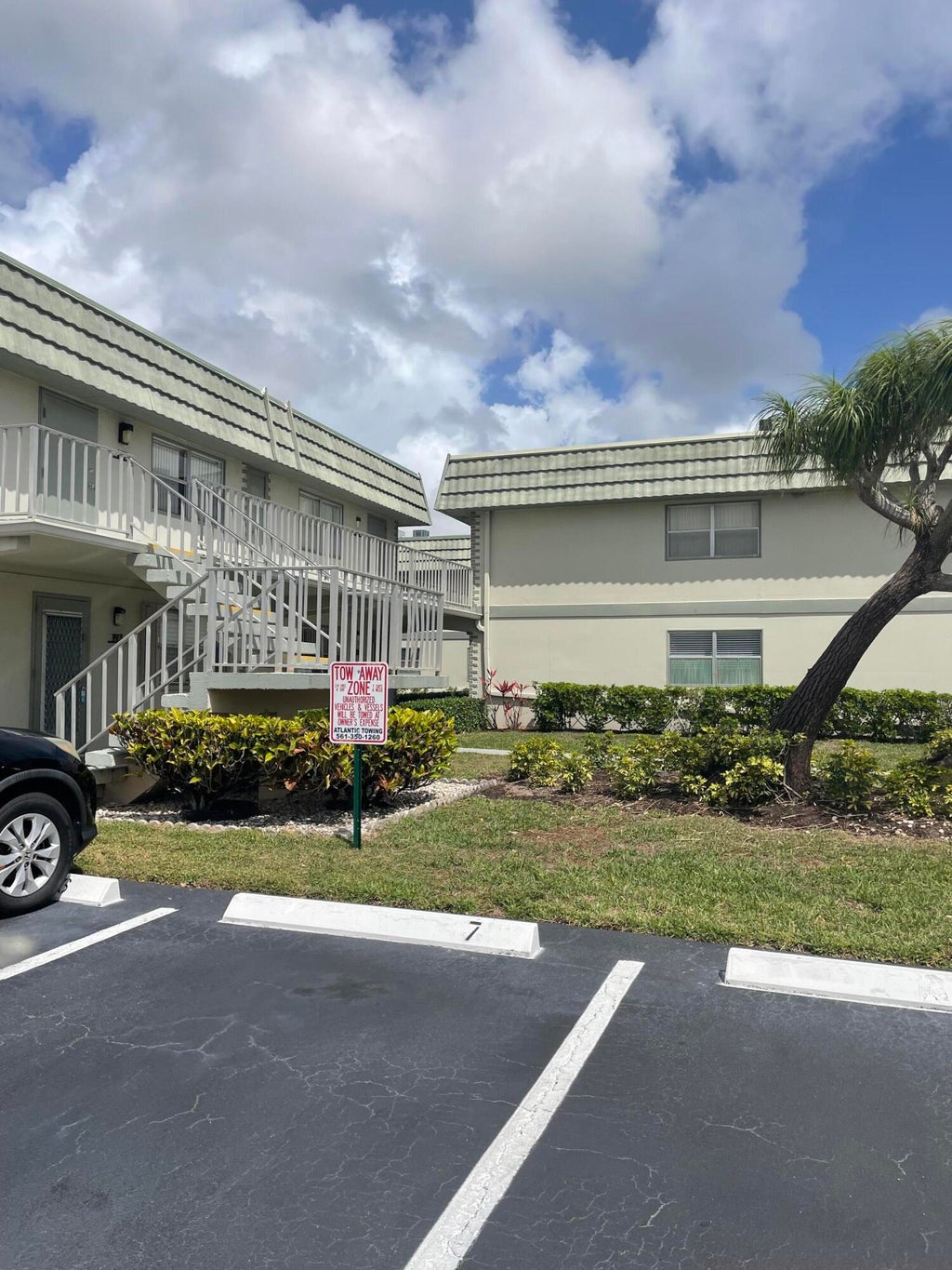 Photo of 228 E Monaco Way, Delray Beach, FL 33446 (MLS # B26011357)