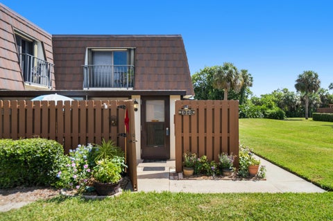 Photo of 6197 SE Riverboat Drive, Stuart, FL 34997 (MLS # B26070575)