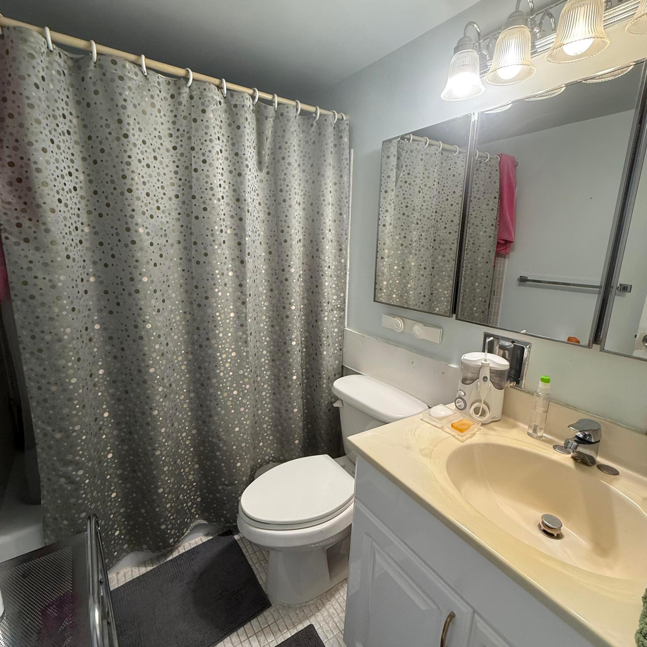 LAKESIDE POINT APT 4 CONDO - Residential