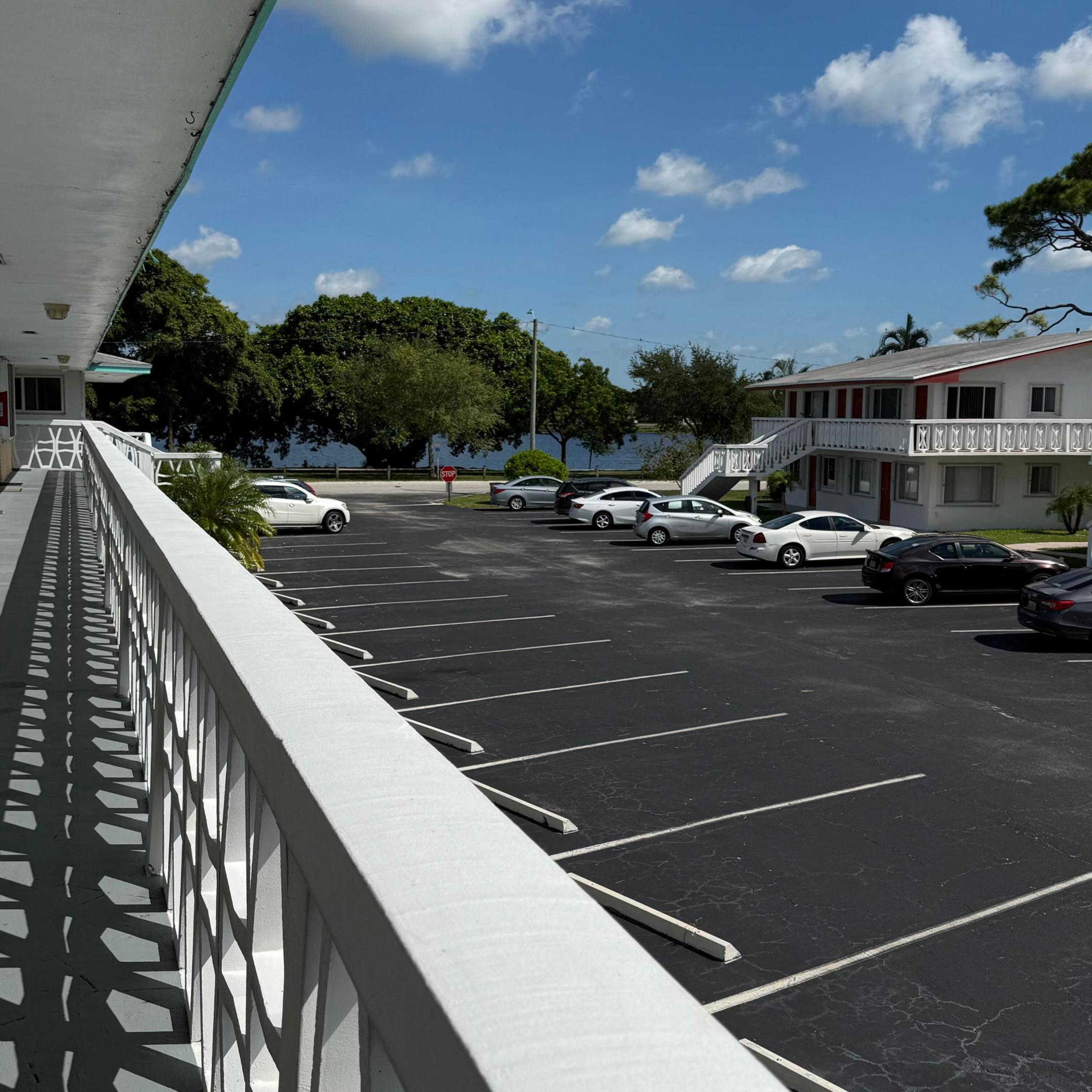LAKESIDE POINT APT 4 CONDO - Residential