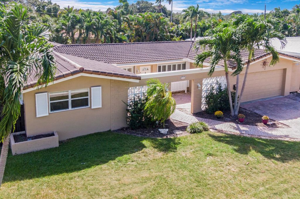 Photo of 2132 NE 63rd Street, Fort Lauderdale, FL 33308 (MLS # R10929263)