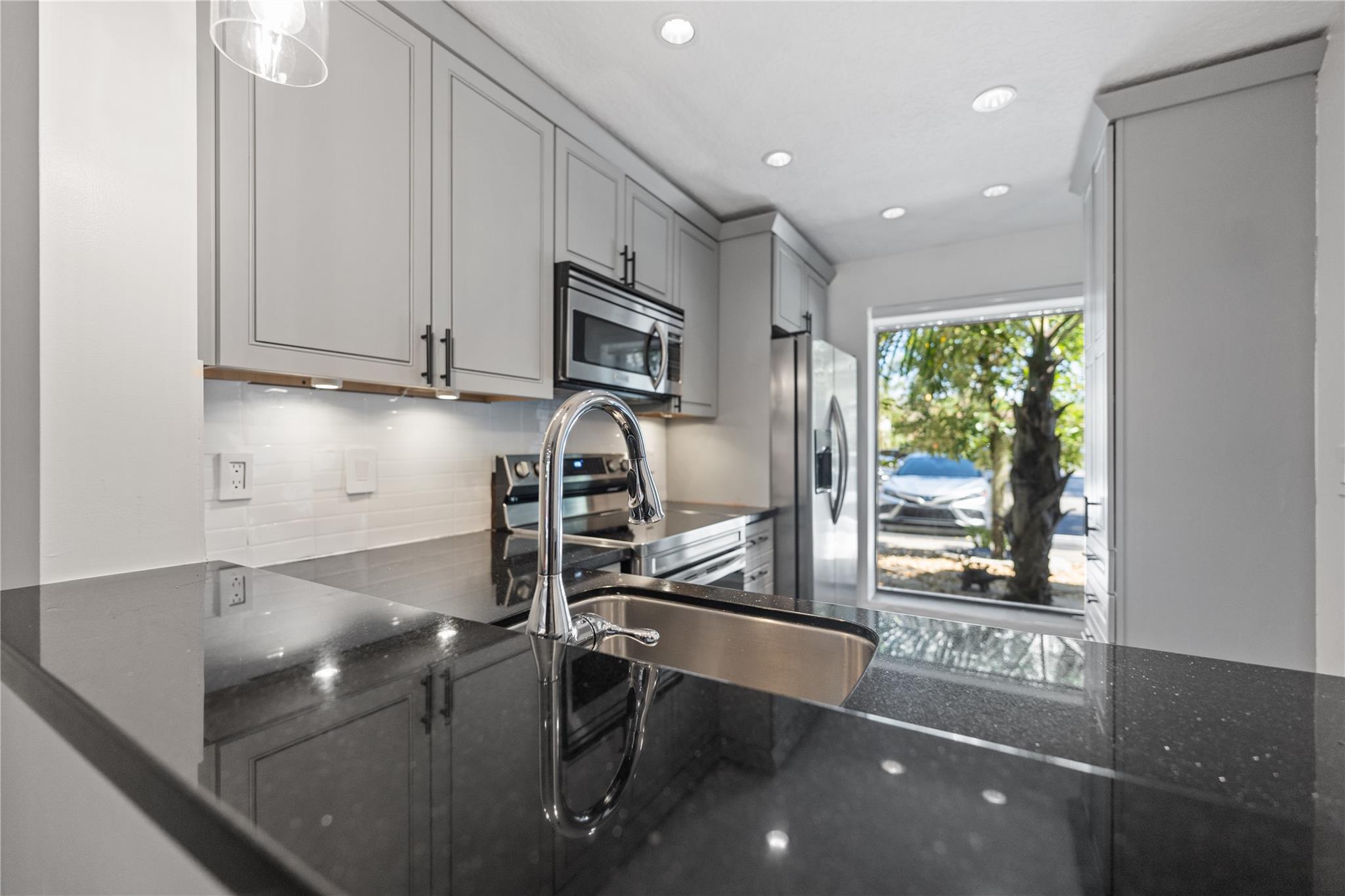 3046 S Oakland Forest Dr 2504