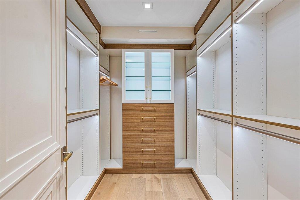 TWO THOUSAND CONDO - Residential