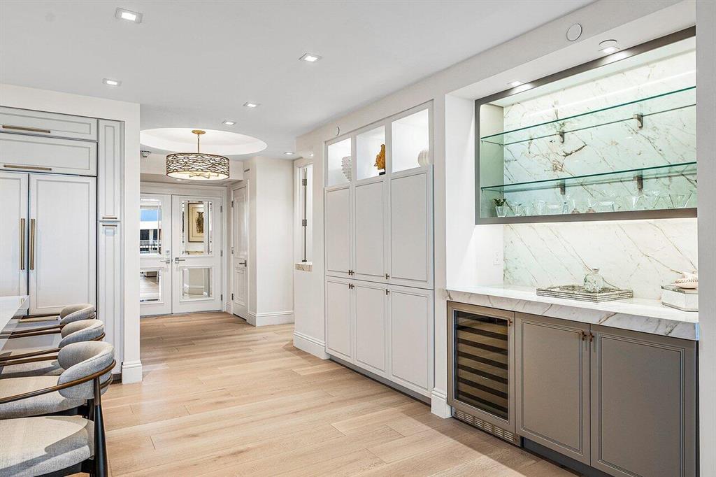 TWO THOUSAND CONDO - Residential