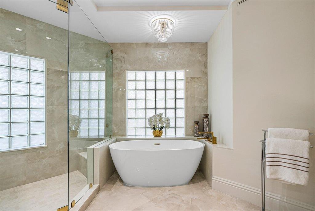 TWO THOUSAND CONDO - Residential