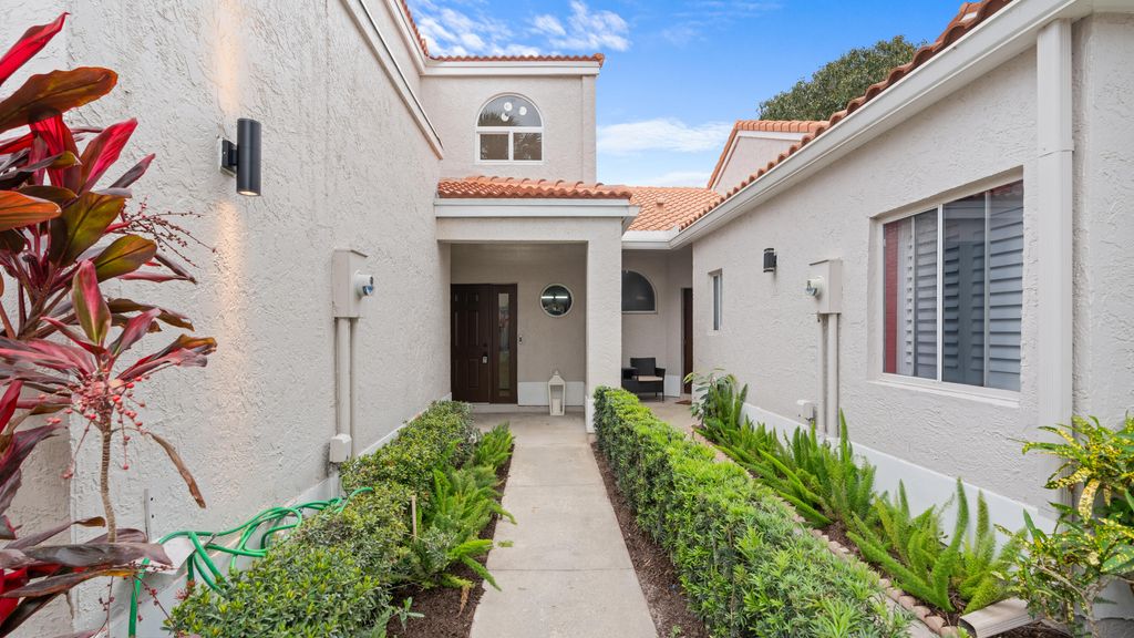 Photo of 10546 Lake Vista Circle, Boca Raton, FL 33498 (MLS # R11075120)