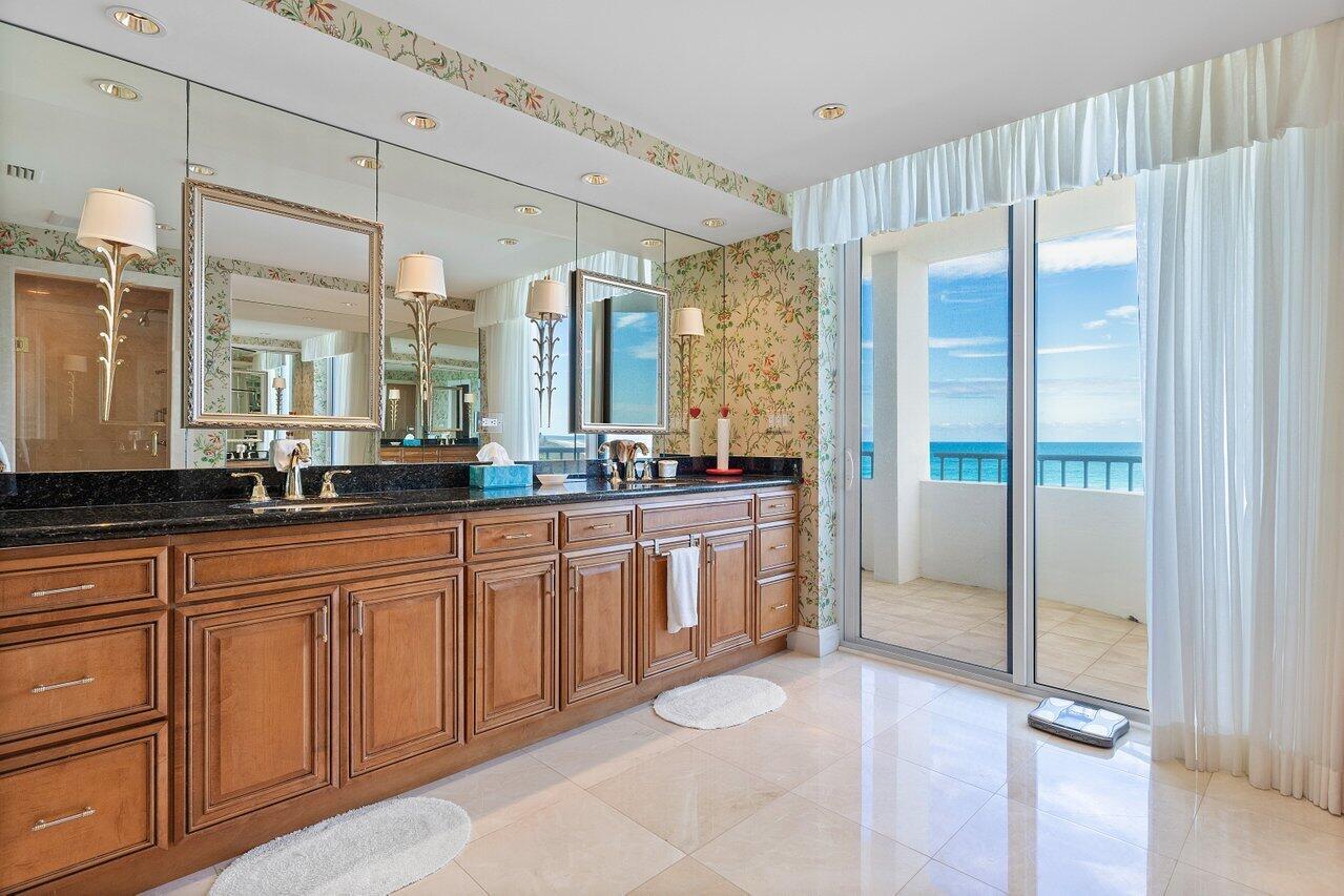 SAILFISH POINT - Residential