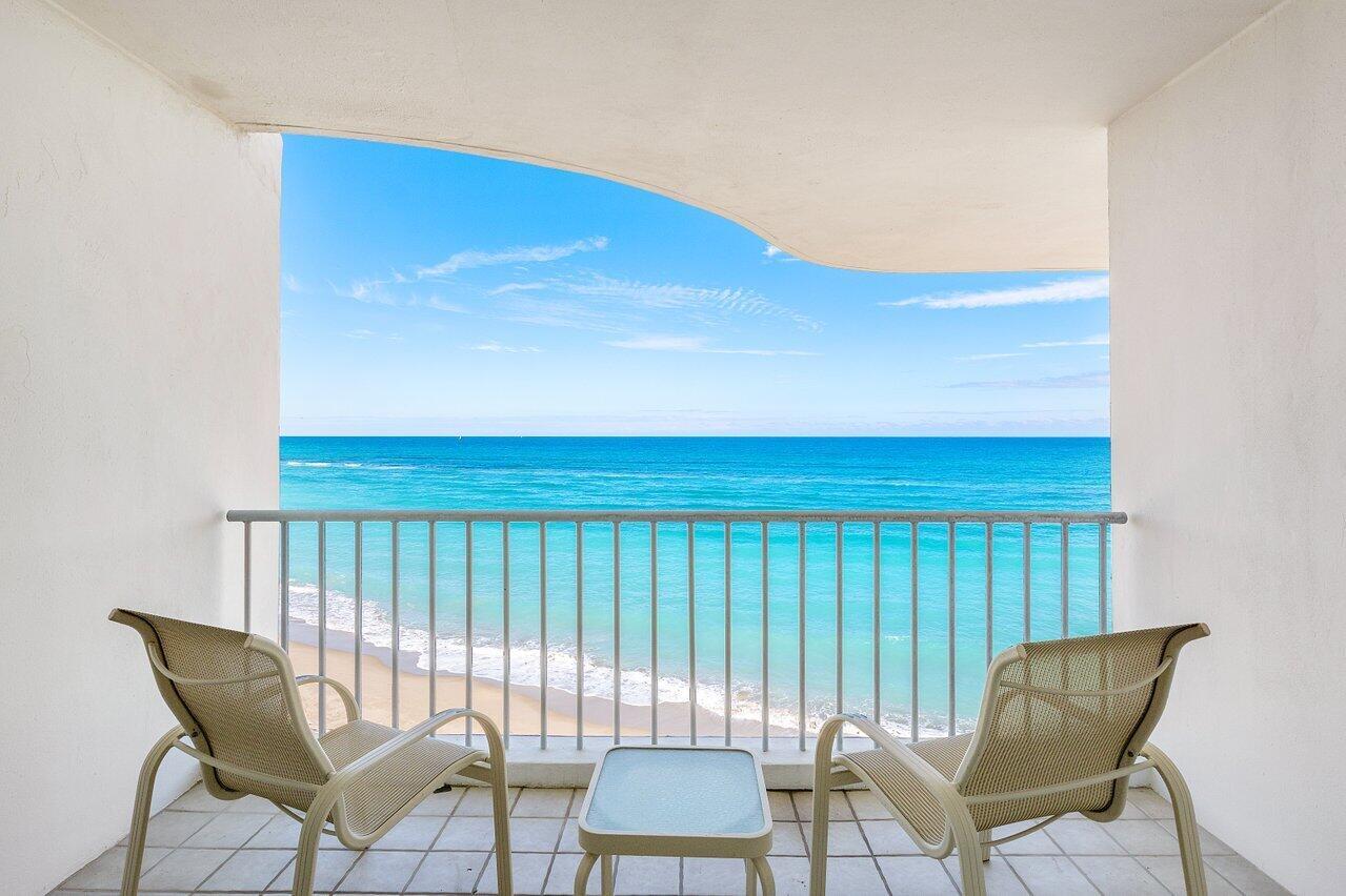 SAILFISH POINT - Residential