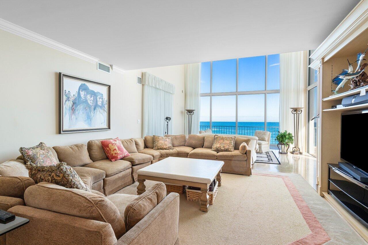 SAILFISH POINT - Residential