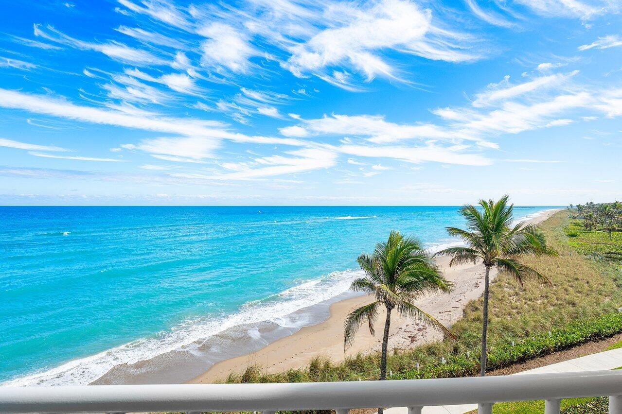 SAILFISH POINT - Residential