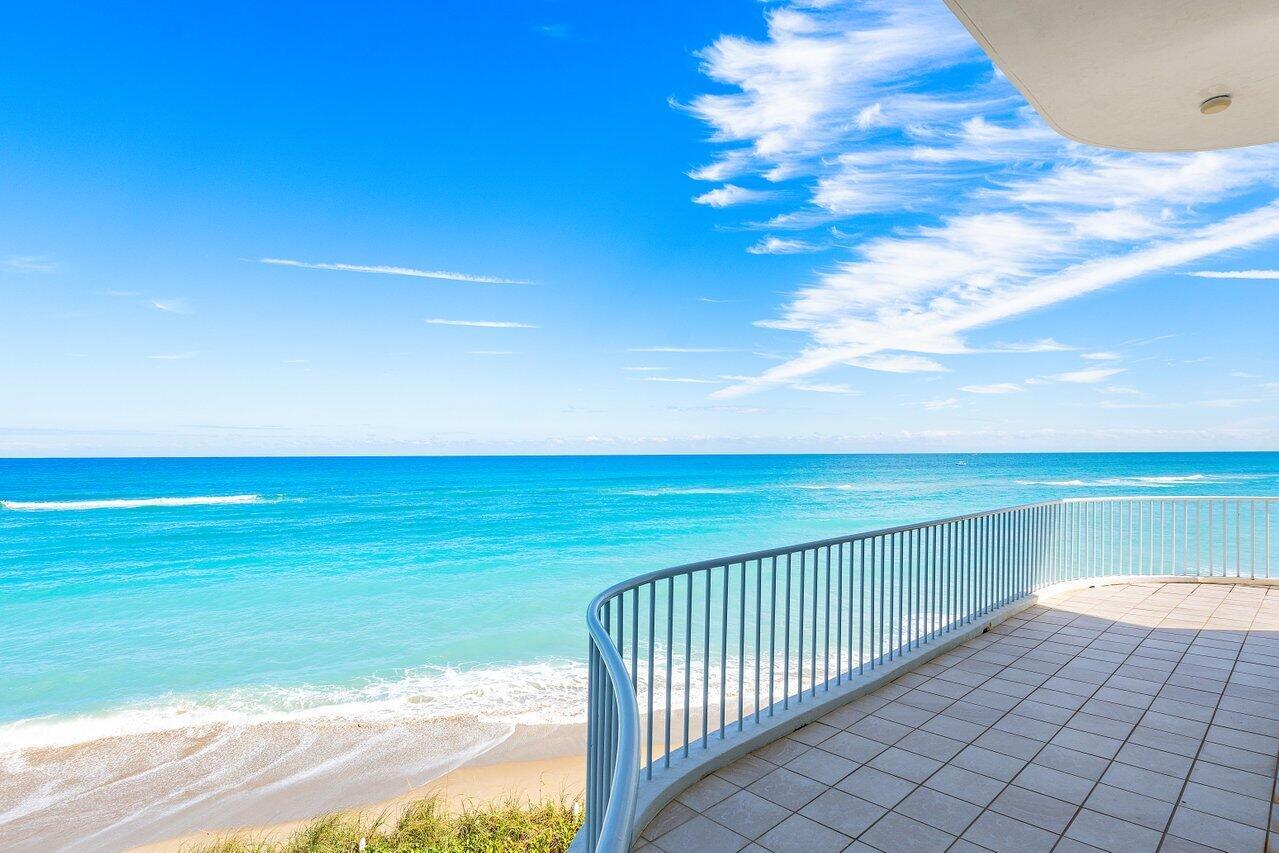 SAILFISH POINT - Residential