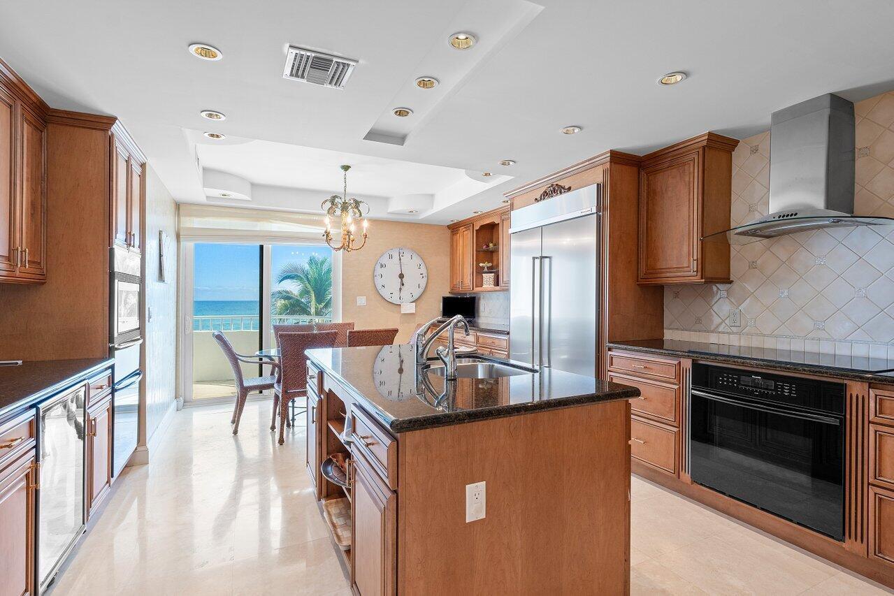 SAILFISH POINT - Residential