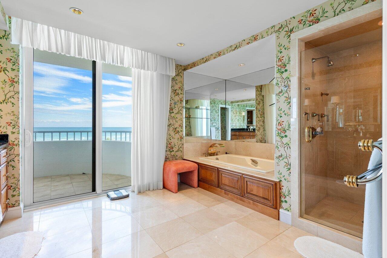 SAILFISH POINT - Residential