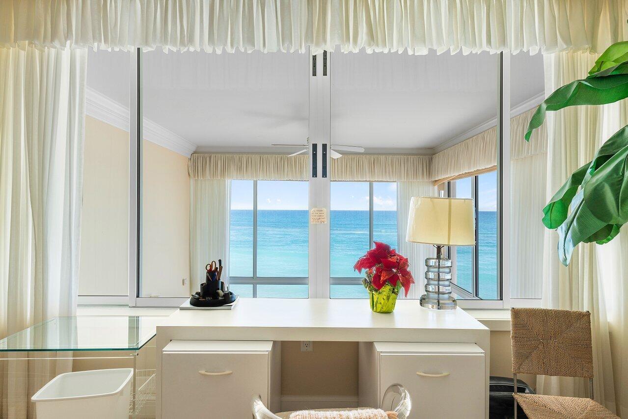 SAILFISH POINT - Residential