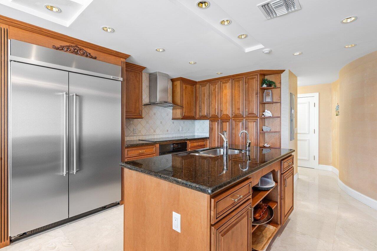 SAILFISH POINT - Residential