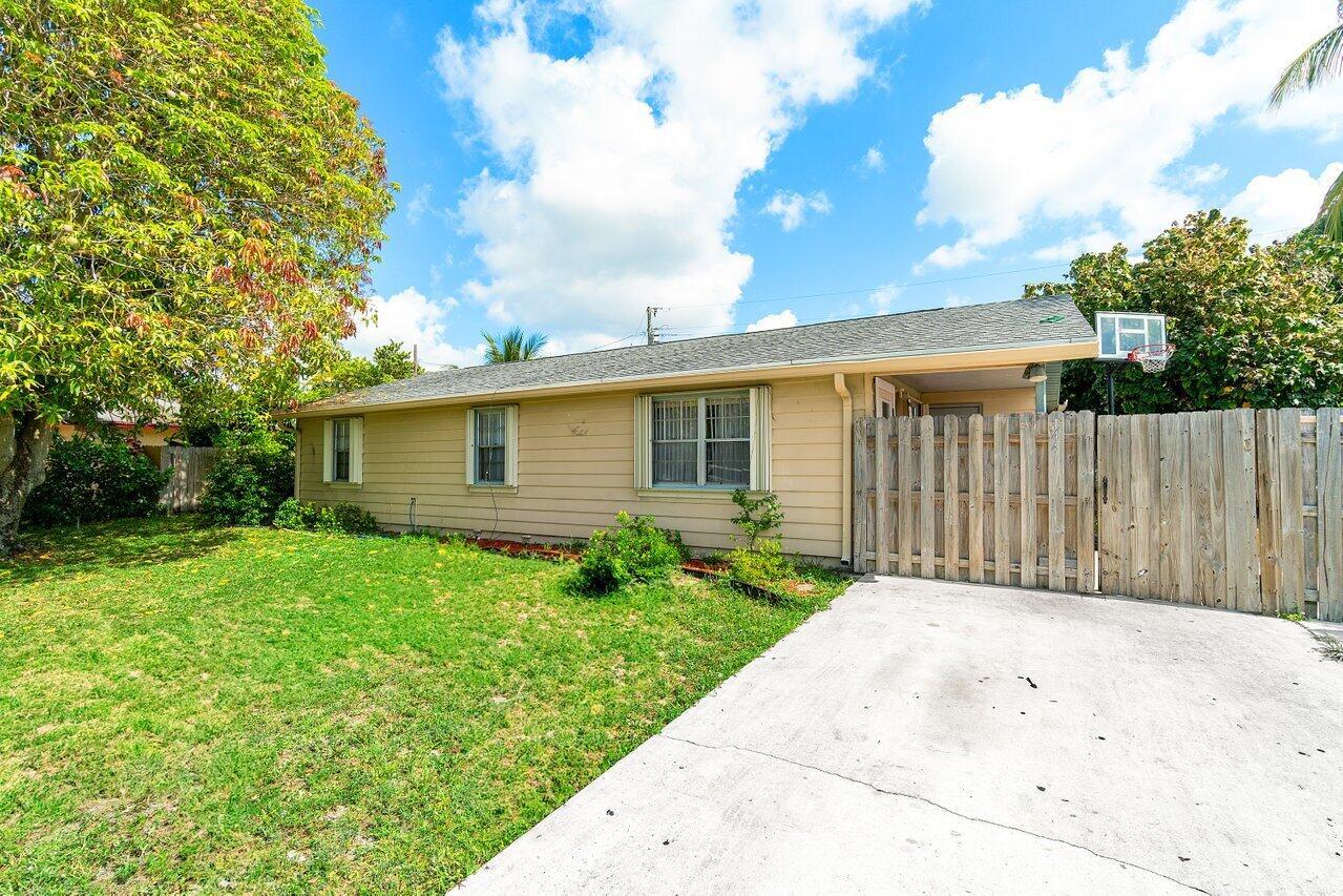 1441 W Hardee Street