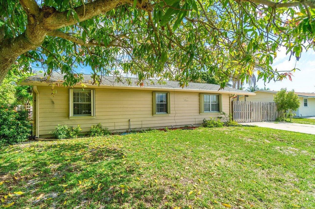 Photo of 1441 W Hardee Street, Lantana, FL 33462 (MLS # R11093253)